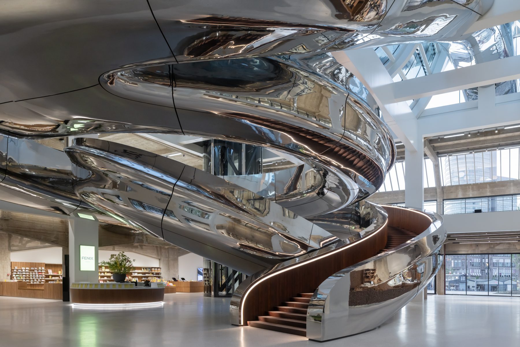 Fenix-Atrium-Tornado-Museumshop_Photo-Iwan-Baan-1800x1201 
